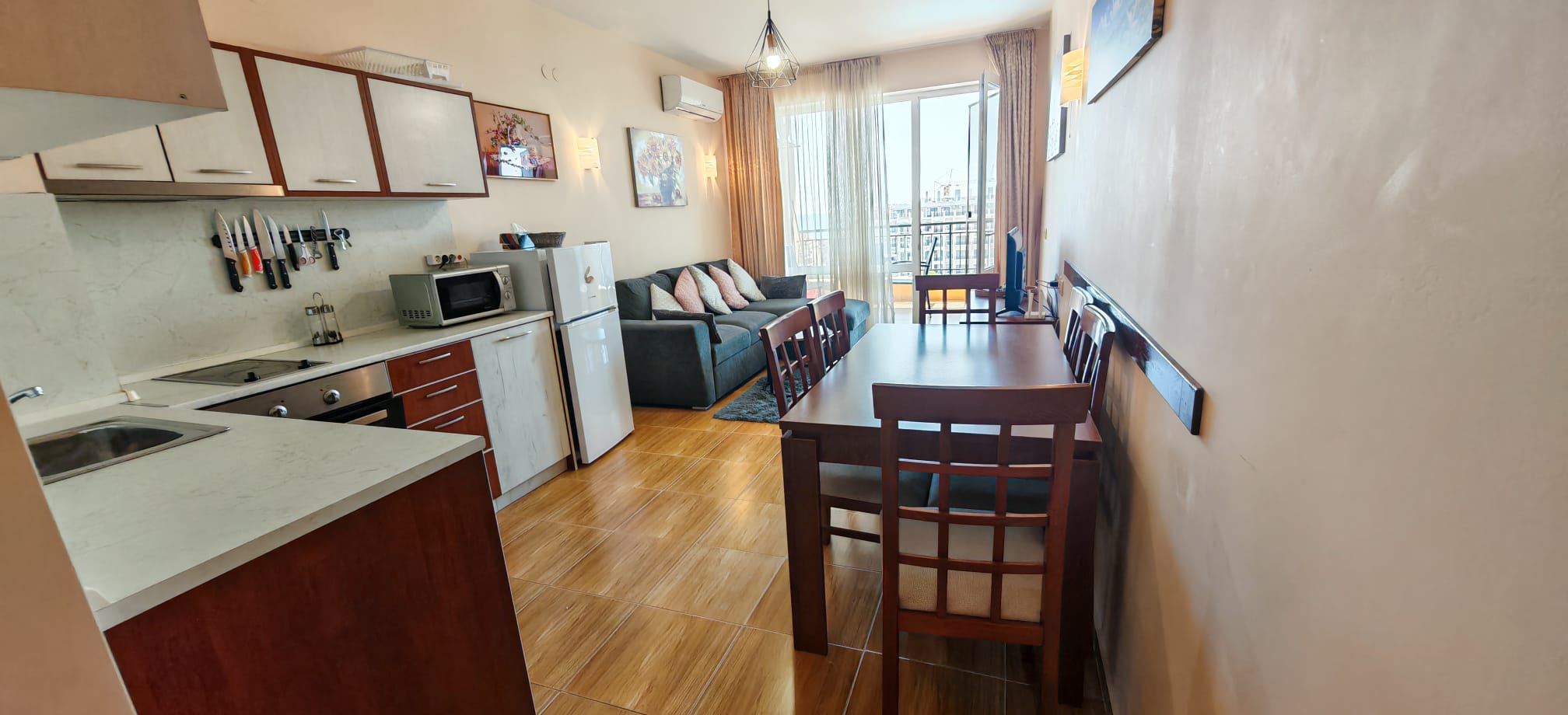 Panoramablick auf das Meer und die Pools – großzügige Drei-Zimmer-Wohnung in Sveti Vlas