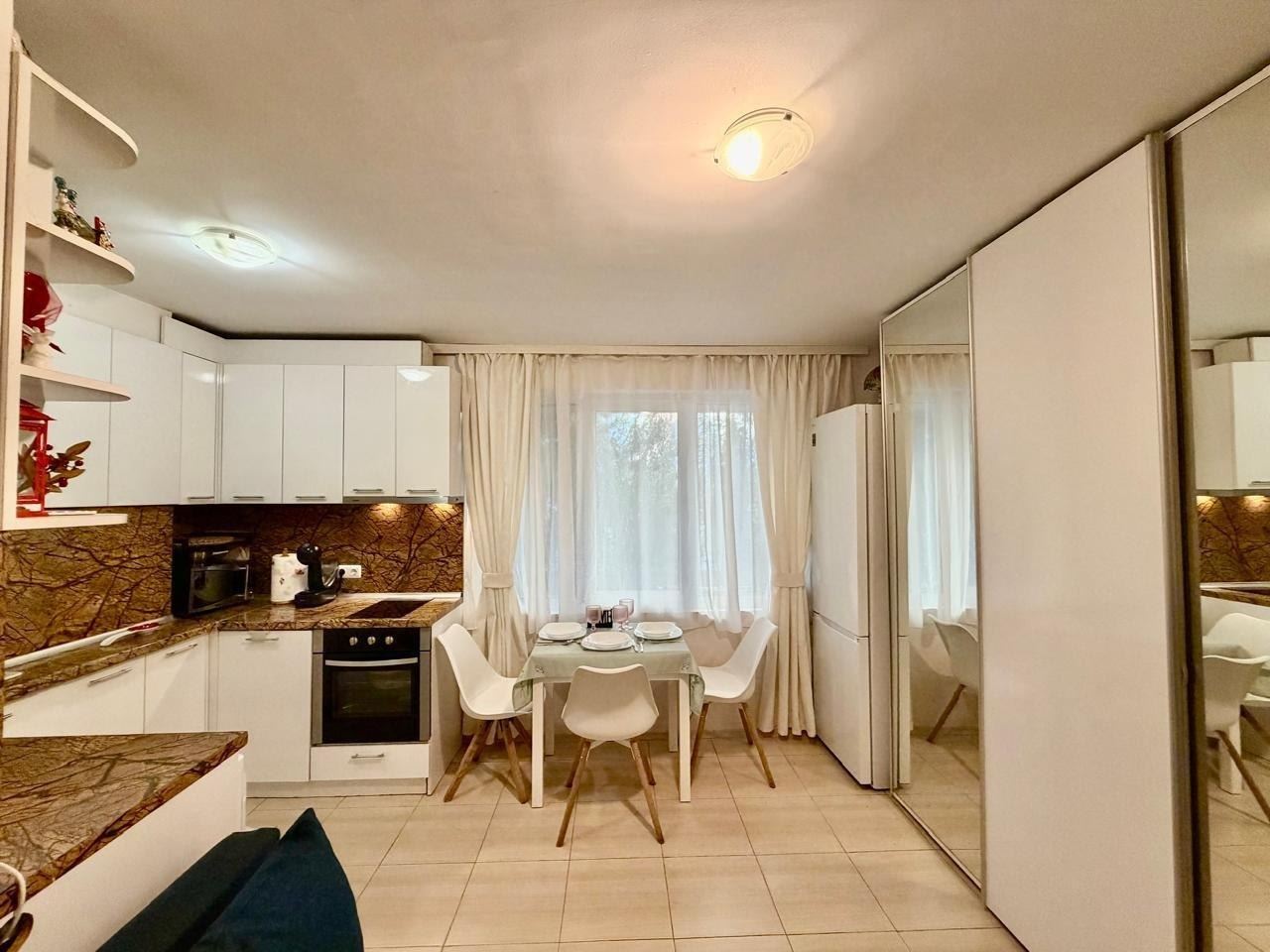 Geräumige Wohnung mit zwei Schlafzimmern und eigenem Garten nur 100 Meter vom Strand in Nessebar entfernt