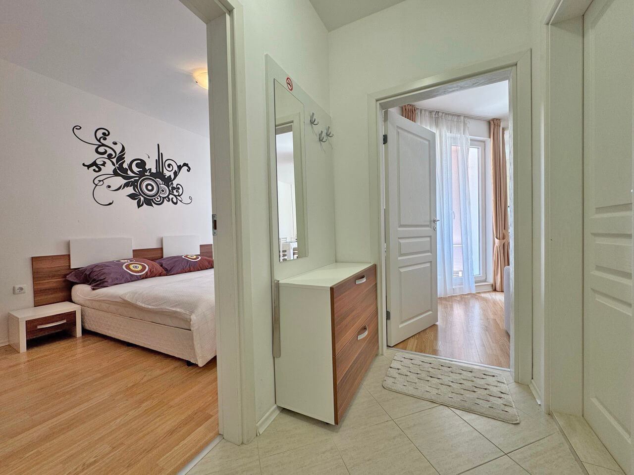 Elegante Zweizimmerwohnung mit Poolblick in einer luxuriösen Anlage in Sonnenstrand
