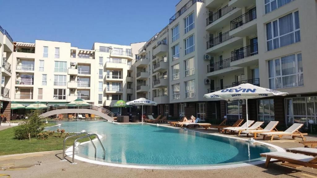 2-Zimmer-Wohnung in einer ruhigen und grünen Anlage in Sonnenstrand