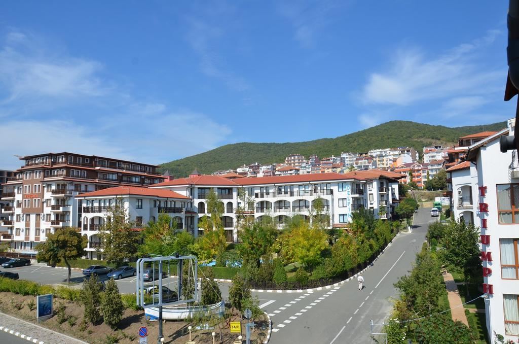 Geräumige Zweizimmerwohnung mit Meerblick nur eine Minute vom Strand entfernt in Sveti Vlas