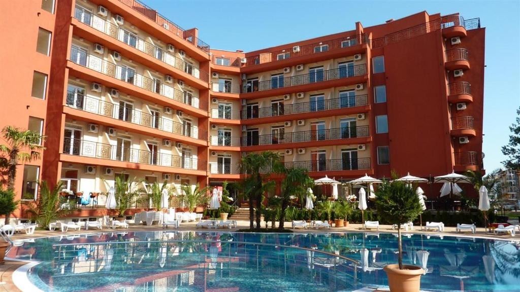 Komfortables Studio mit Poolblick in Sonnenstrand – vollständig möbliert und sofort nutzbar
