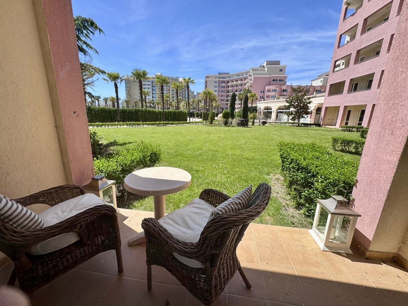 Luxuriöse Einzimmerwohnung in einem prestigeträchtigen First-Line-Komplex – Komfort, Stil und endlose Annehmlichkeiten