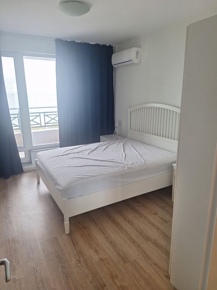 Zweizimmerwohnung in erster Meereslinie mit Panoramablick und großzügiger Terrasse