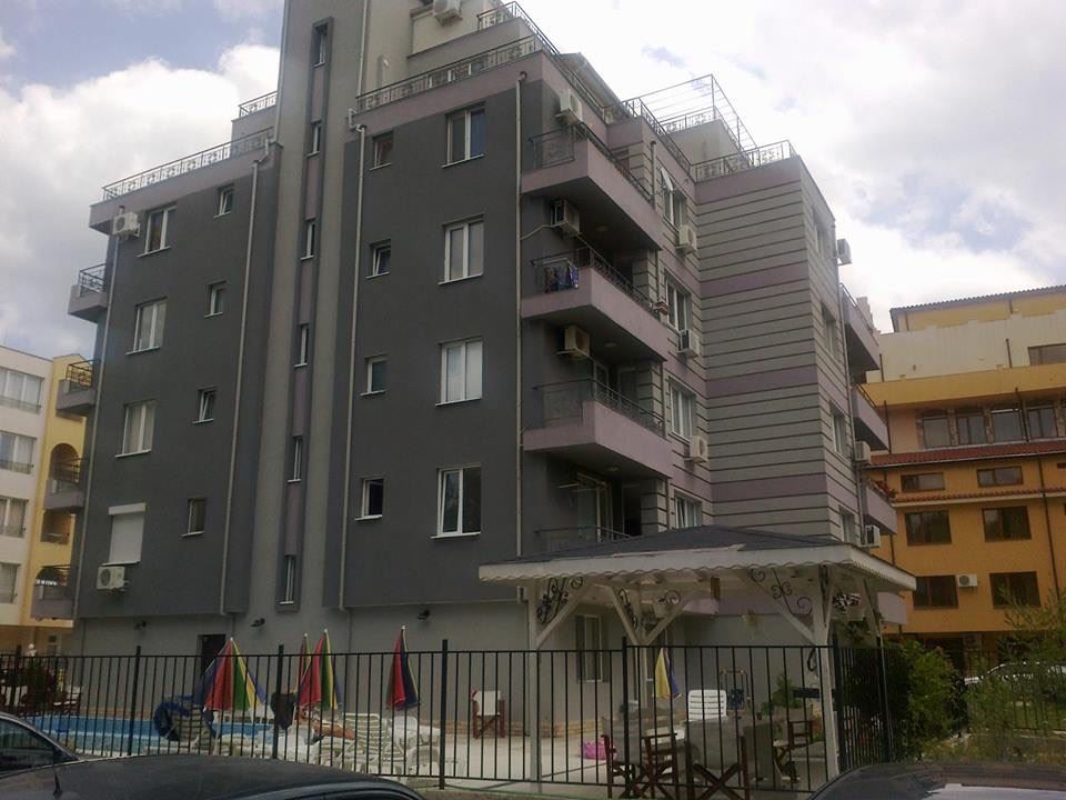 Möblierte Zweizimmerwohnung im zentralen Teil von Sonnenstrand – ausgezeichnete Lage und Investitionspotenzial