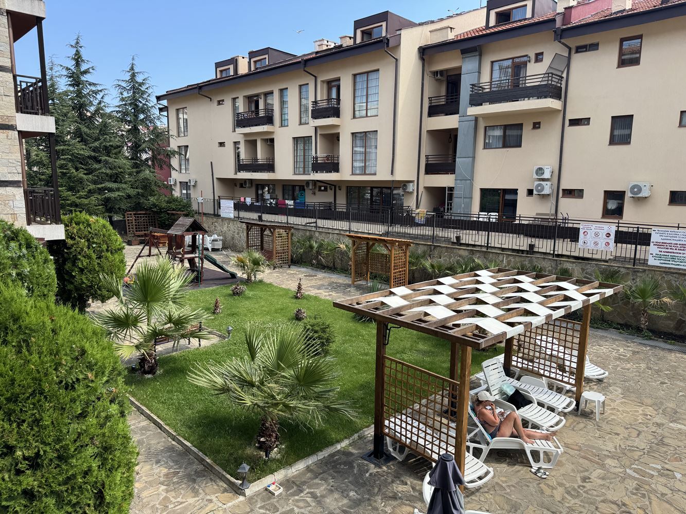 Möbliertes Studio in Sveti Vlas – Gemütliches Zuhause am Meer in einer Wohnanlage mit ausgezeichneten Annehmlichkeiten