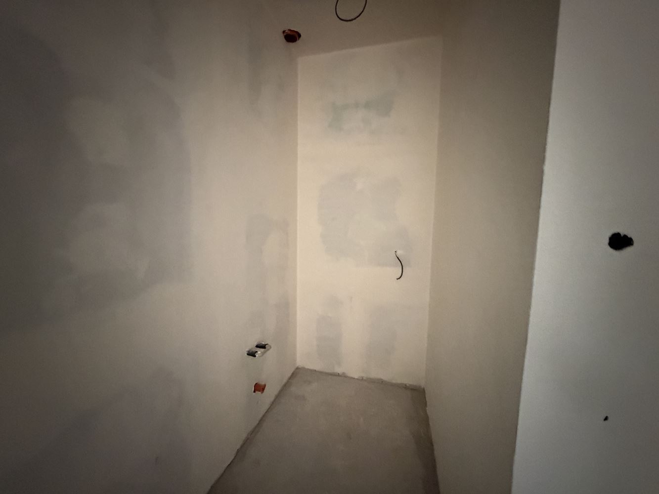 Ein-Zimmer-Wohnung in einer modernen Anlage nur wenige Schritte vom Meer in Ravda entfernt – eine perfekte Wahl für Investition oder gemütliches Zuhause