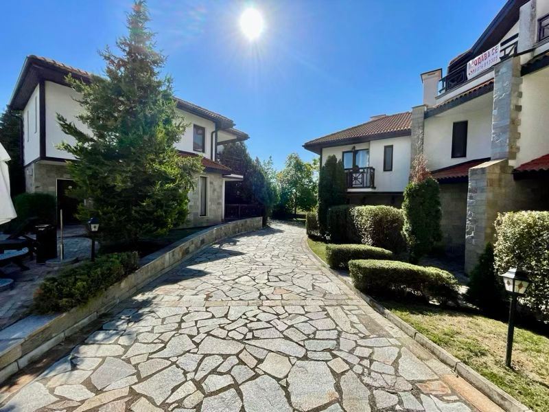 Geräumiges voll möbliertes Studio mit Poolblick in Sunny Beach – Komfort, Ruhe und hervorragende Investition