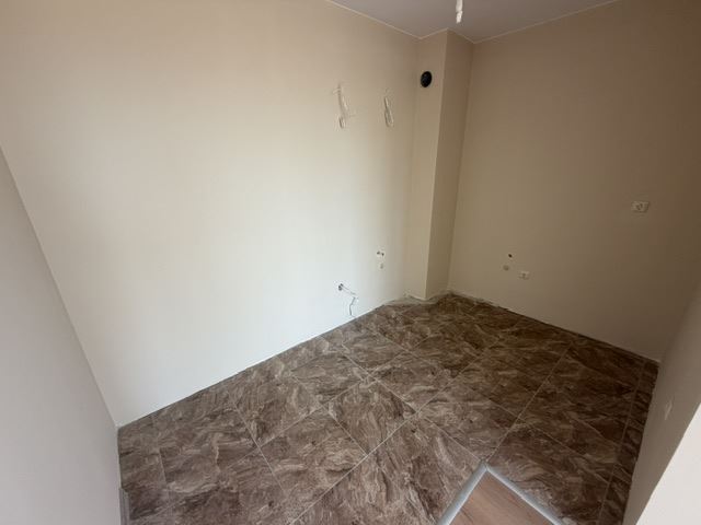 Neue Zweizimmerwohnung mit großzügigem Balkon in einer modernen Anlage in Ravda