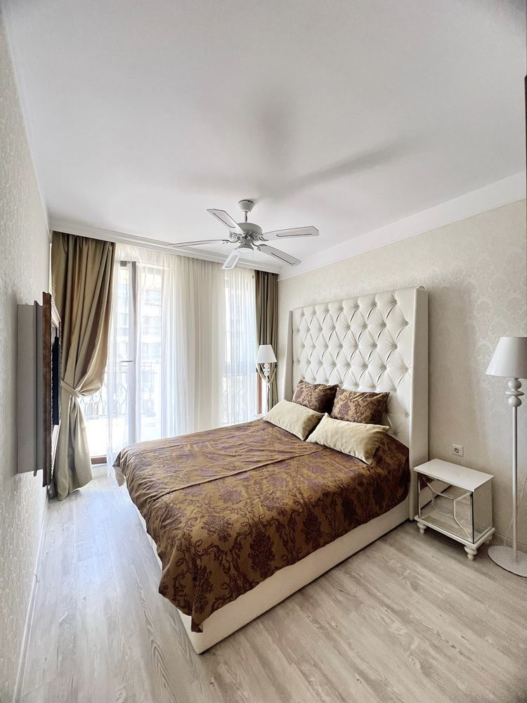 Luxuriöse 2-Zimmer-Wohnung mit Meerblick in einer prestigeträchtigen Anlage 200 Meter vom Strand in Sveti Vlas entfernt