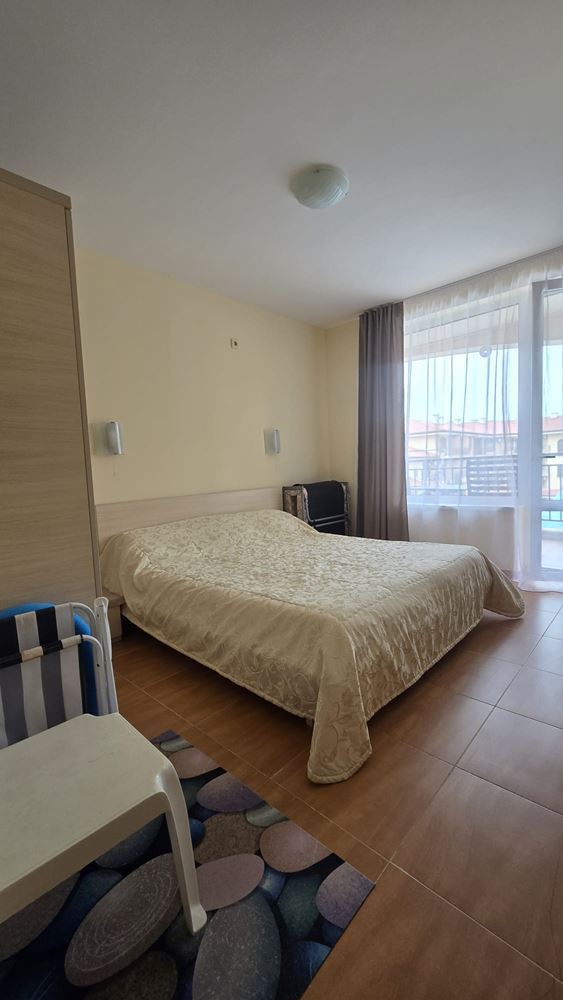Zweizimmerwohnung mit Poolblick in Sveti Vlas – nur wenige Meter vom Meer entfernt