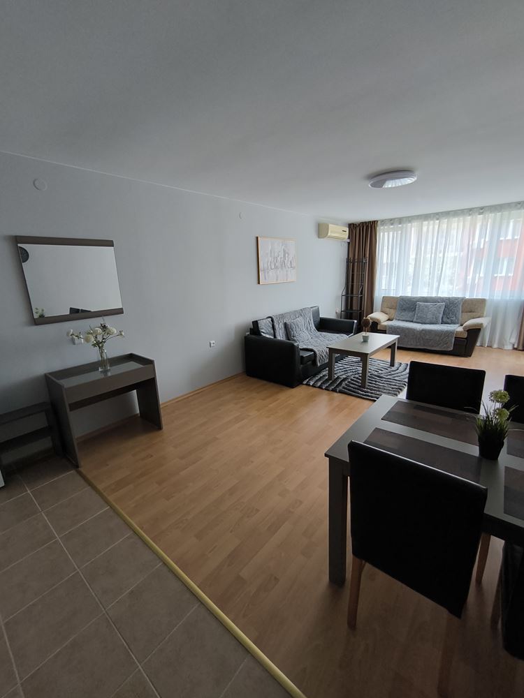 Luxuriöse Wohnung mit einem Schlafzimmer in erster Meereslinie in Sveti Vlas