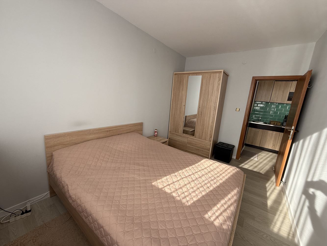 Ein-Zimmer-Wohnung mit Terrasse in Sonnenstrand – Komfort und ganzjährige Sicherheit