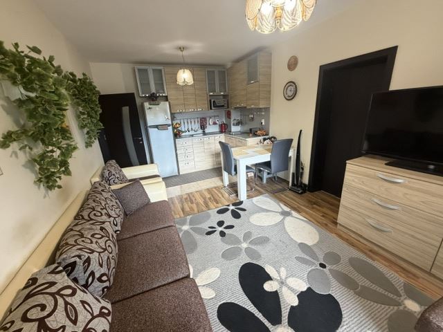 Großzügiges Apartment mit drei Schlafzimmern in Meeresnähe und mit hervorragender Infrastruktur innerhalb der Anlage