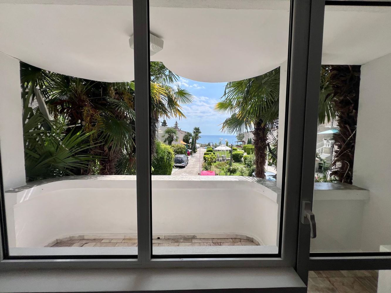 Direkt am Meer in Ravda – Maisonette mit zwei Schlafzimmern, Meerblick und eigenem Stellplatz
