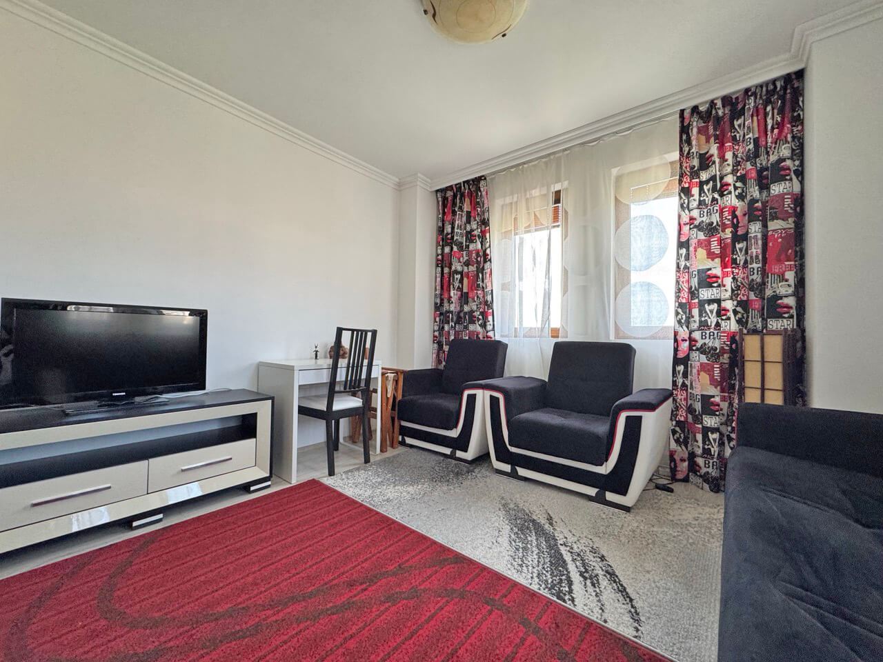 Geräumige Zwei-Schlafzimmer-Wohnung in einem Boutique-Komplex nur wenige Meter vom Meer in Sveti Vlas entfernt 