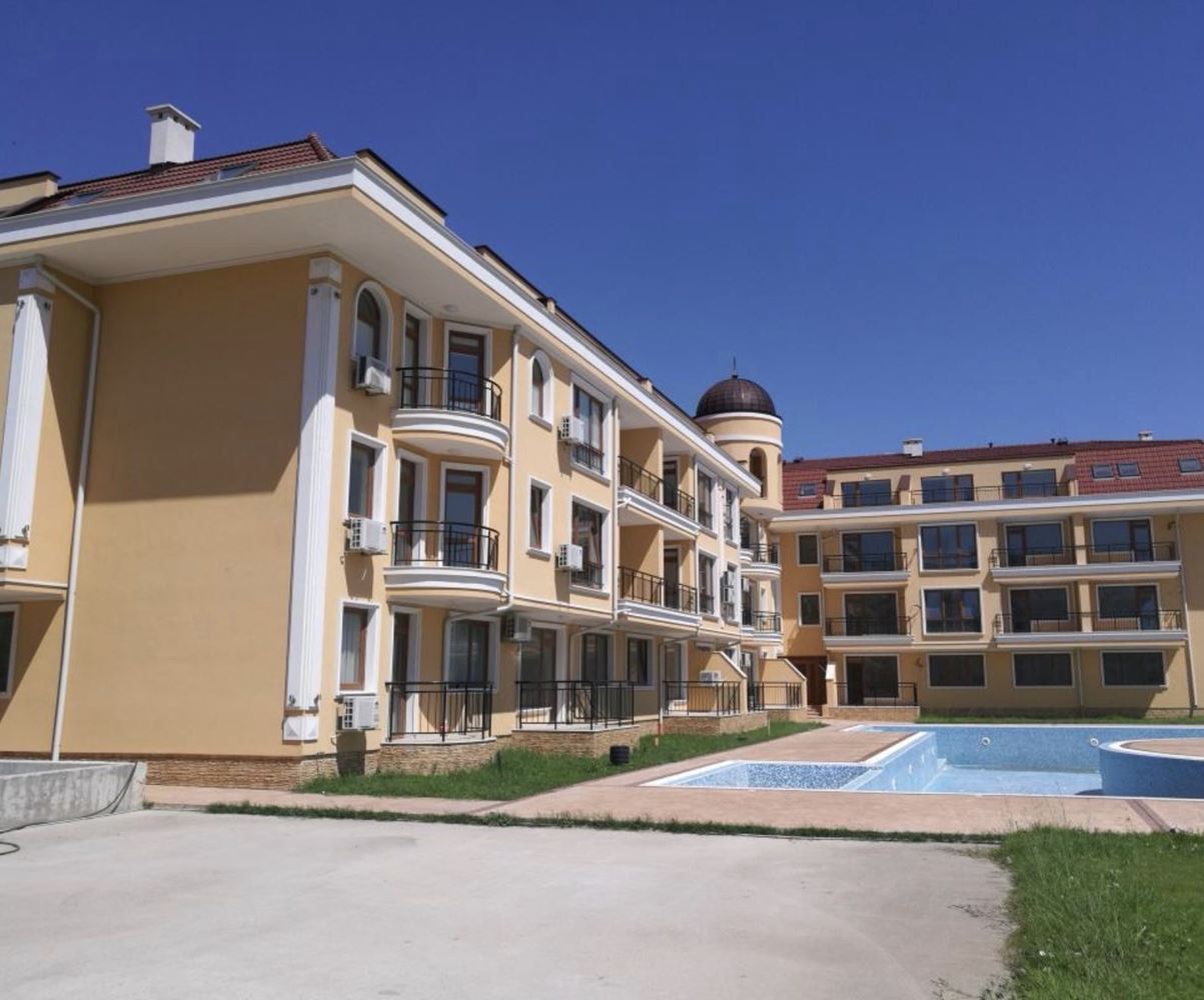 Ein-Zimmer-Wohnung in einer modernen Anlage nur wenige Schritte vom Meer in Ravda entfernt – eine perfekte Wahl für Investition oder gemütliches Zuhause