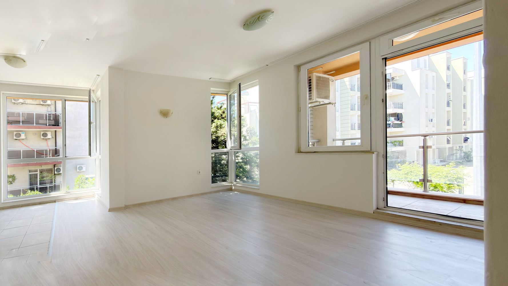 Zweizimmerwohnung 400 m vom Meer entfernt in Sonnenstrand – eine ausgezeichnete Investition und ein wunderbarer Ort für den Urlaub