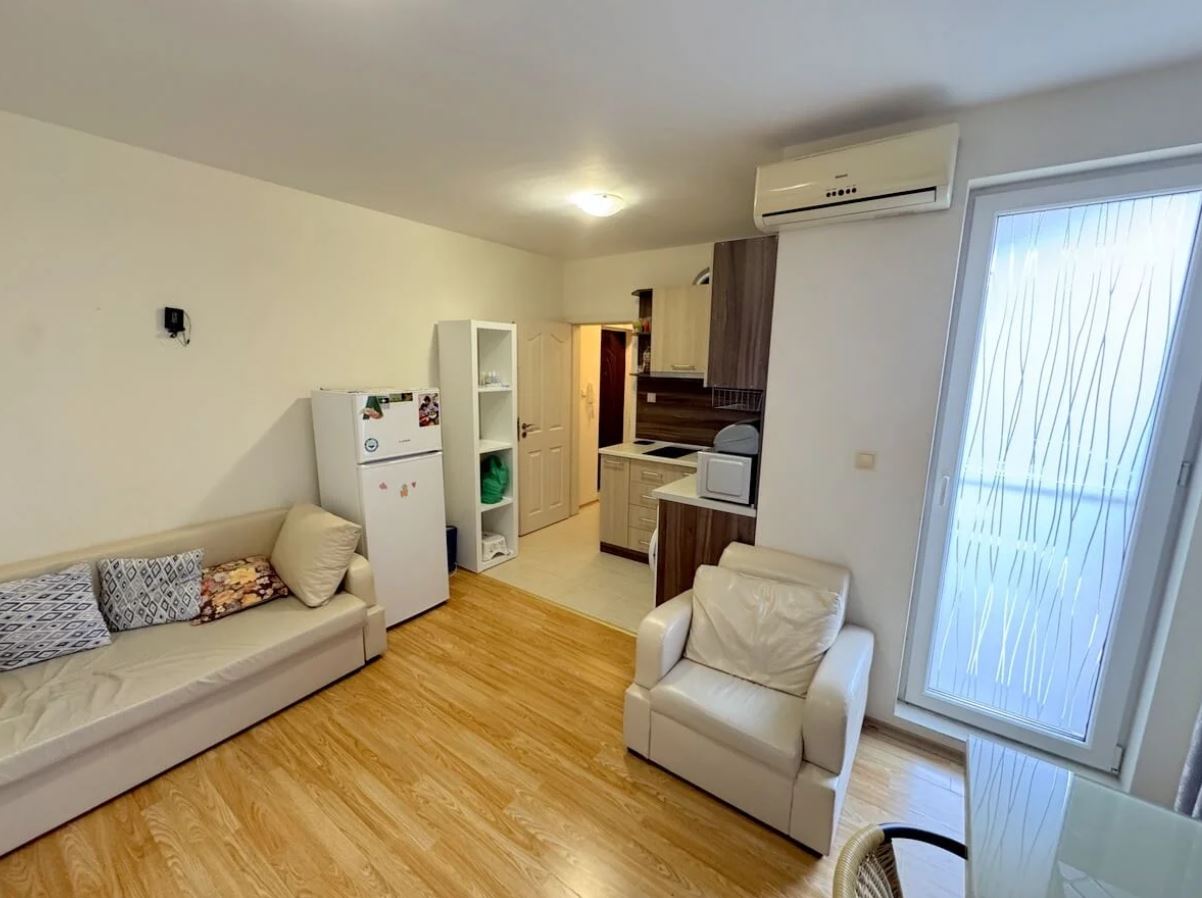 Meerkomfort und Gemütlichkeit in einem stilvollen Apartment mit einem Schlafzimmer in Ravda