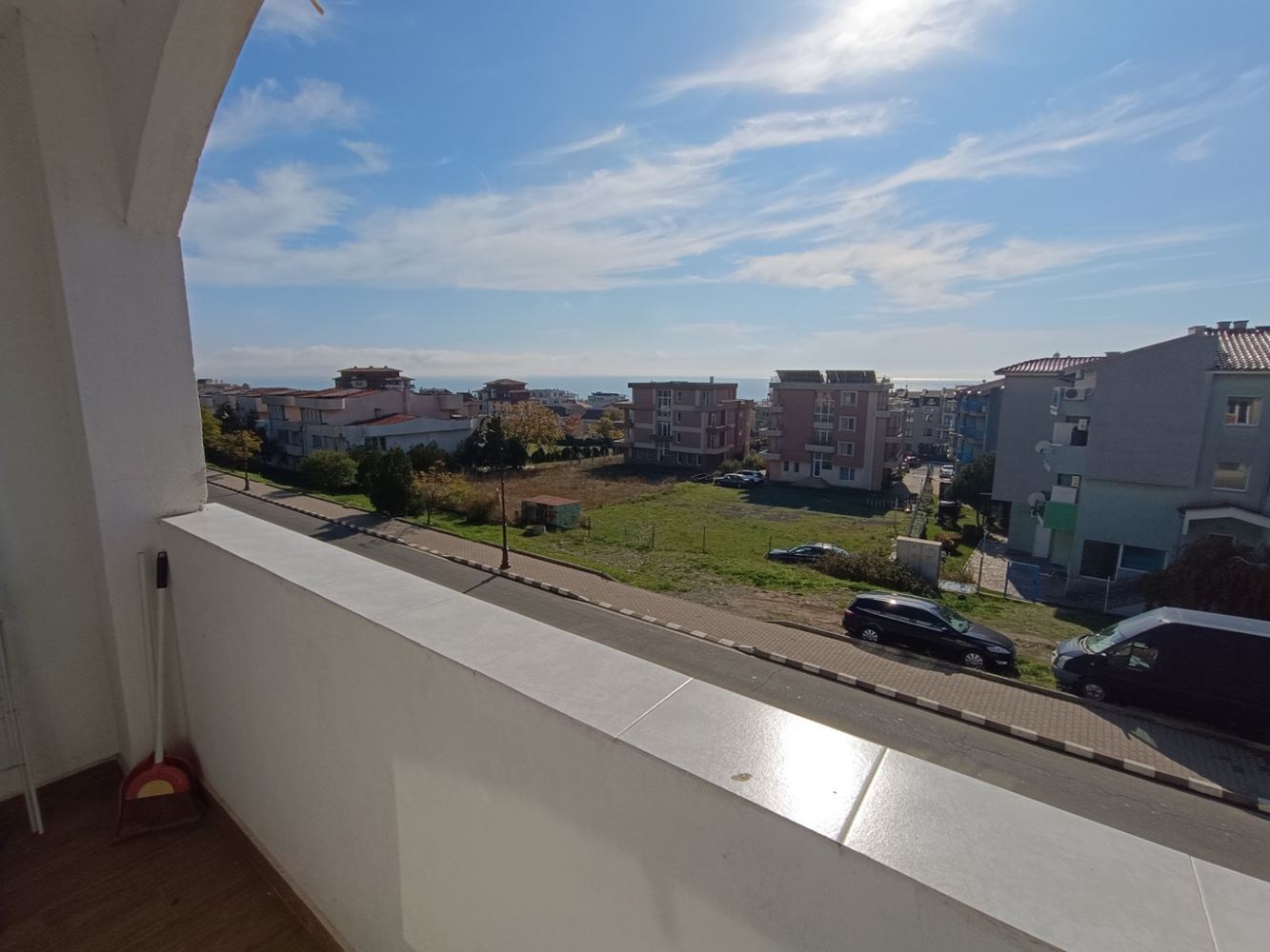 Drei-Zimmer-Wohnung ohne Instandhaltungsgebühr mit Meerblick in Sweti Wlas