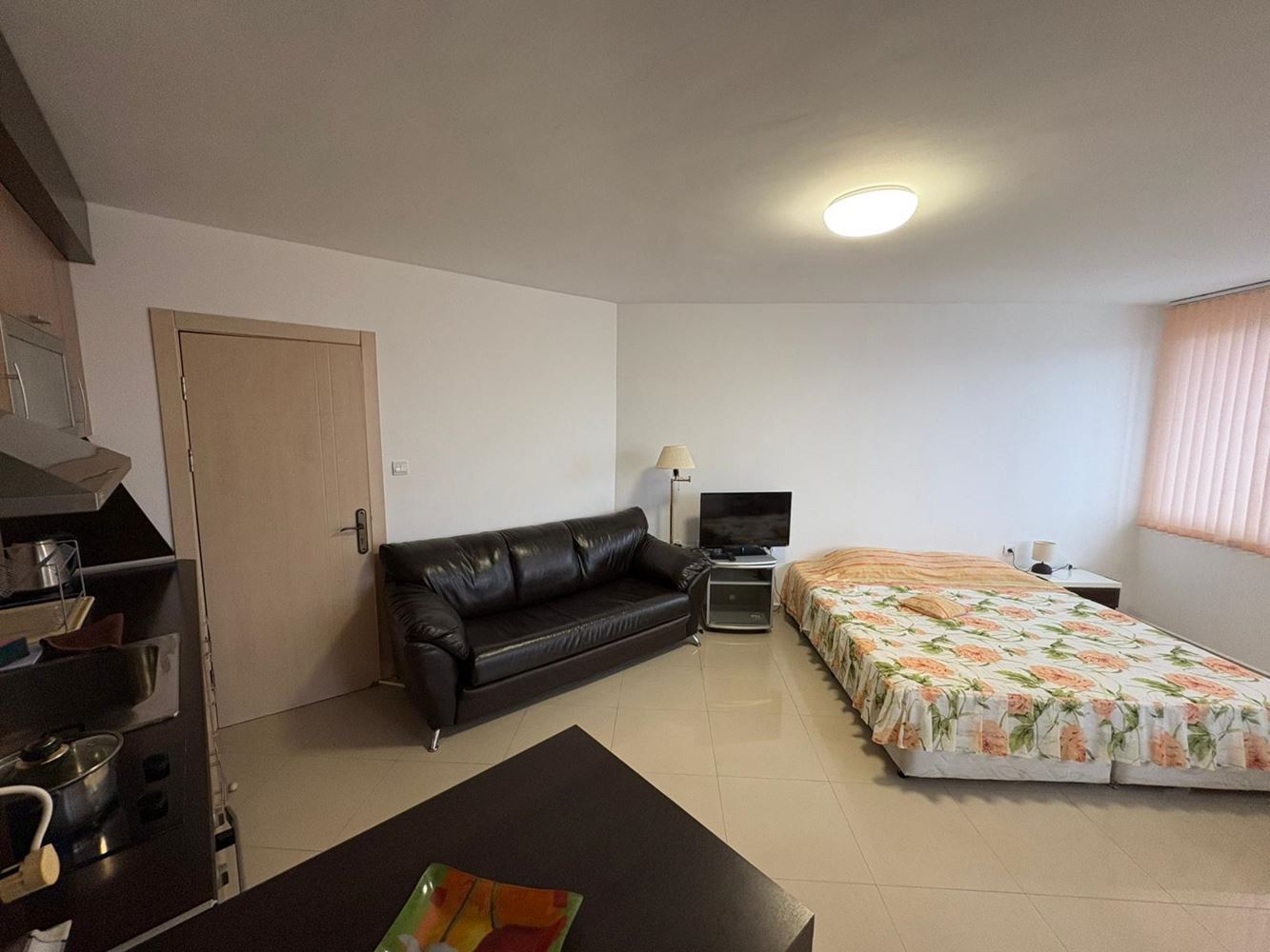 Möbliertes Studio in Pomorie – ausgezeichnete Lage, 400 m vom Meer und Stadtzentrum entfernt