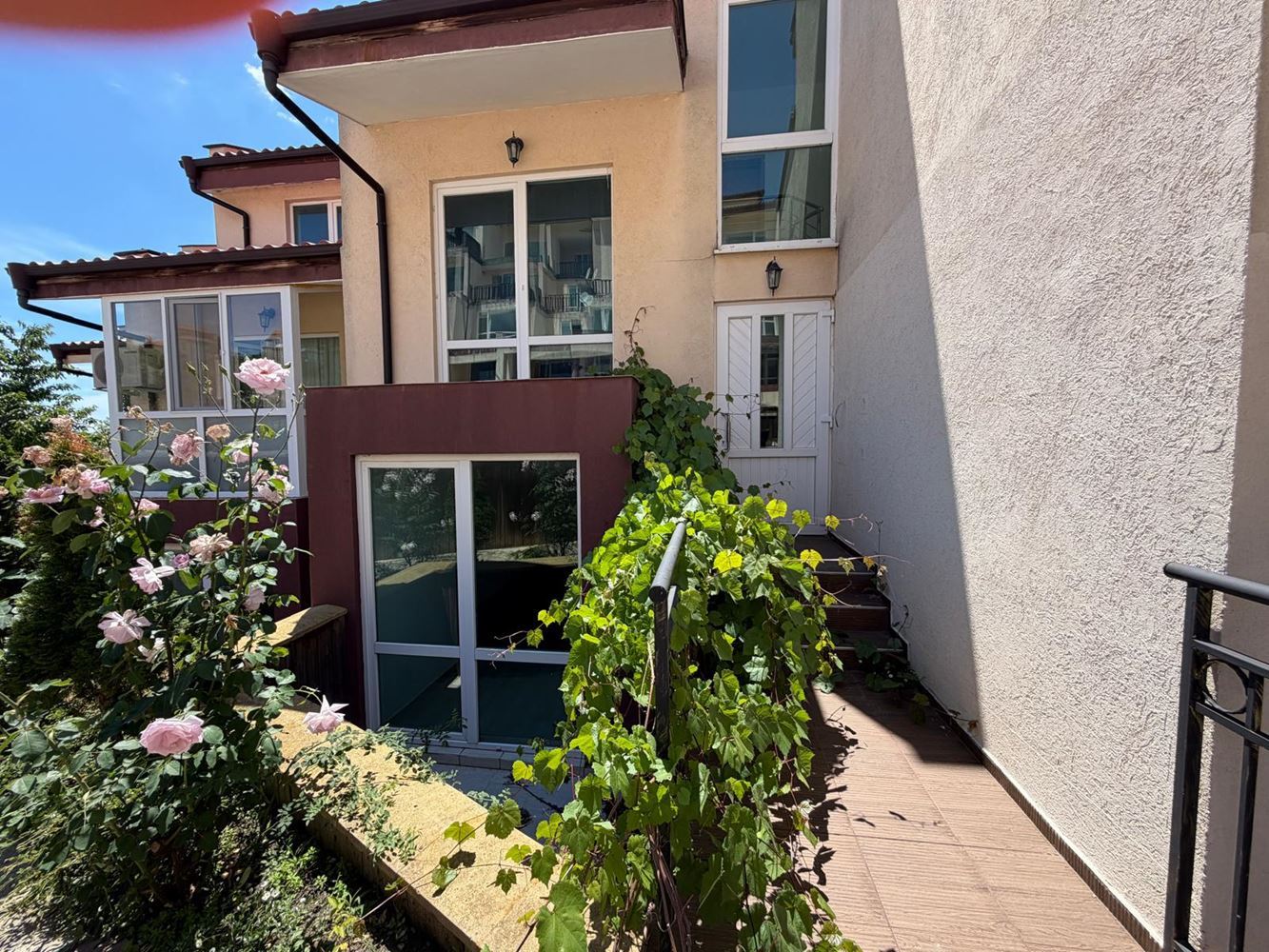 Neue Wohnung mit einem Schlafzimmer ohne Wartungsgebühr in ruhiger Lage nahe Sonnenstrand