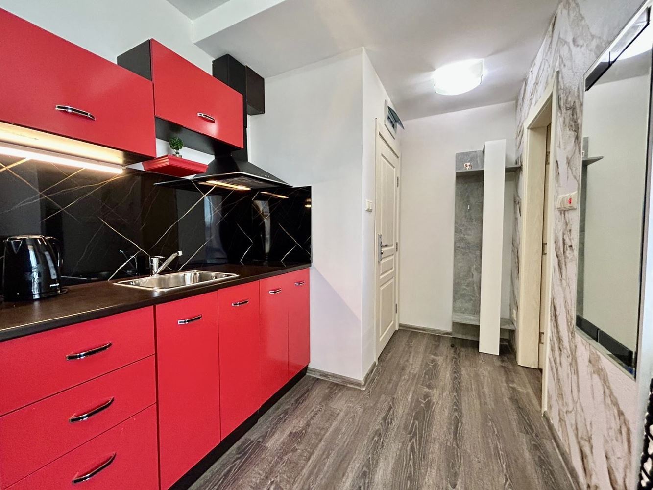 Wohnung mit einem Schlafzimmer und zwei großzügigen Terrassen in Sunny Beach – vollständig möbliert und bezugsfertig