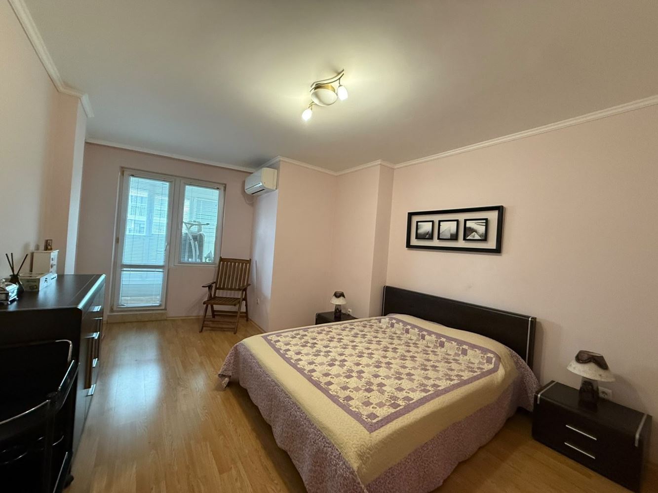 Große 3-Zimmer-Wohnung gegenüber dem Sanatorium in Pomorie – drei Terrassen, Ankleidezimmer und zwei Badezimmer