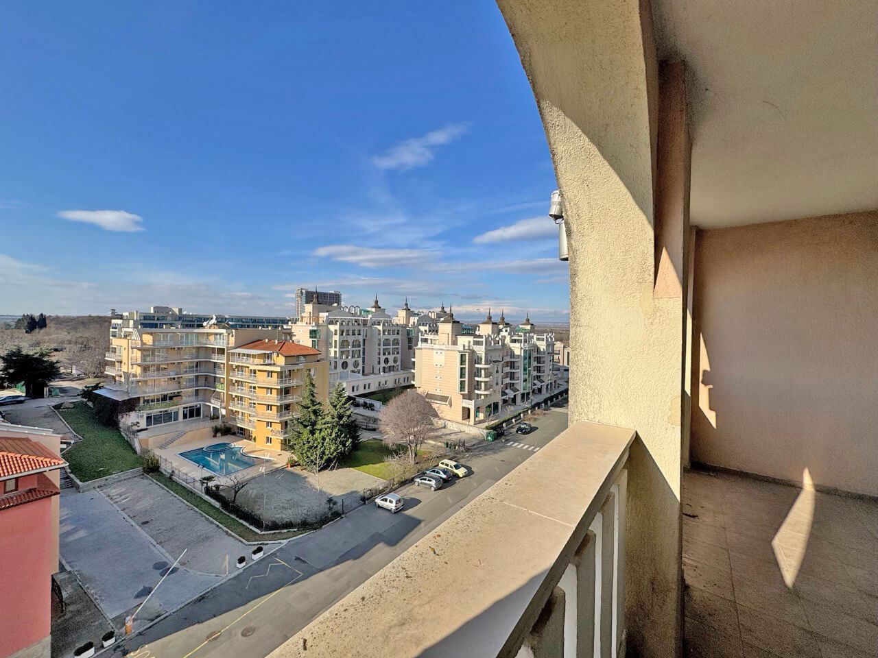 Exklusive Ein-Schlafzimmer-Wohnung in erster Meereslinie in Pomorie – Luxus, Prestige und eine Investition mit sofortiger Rendite