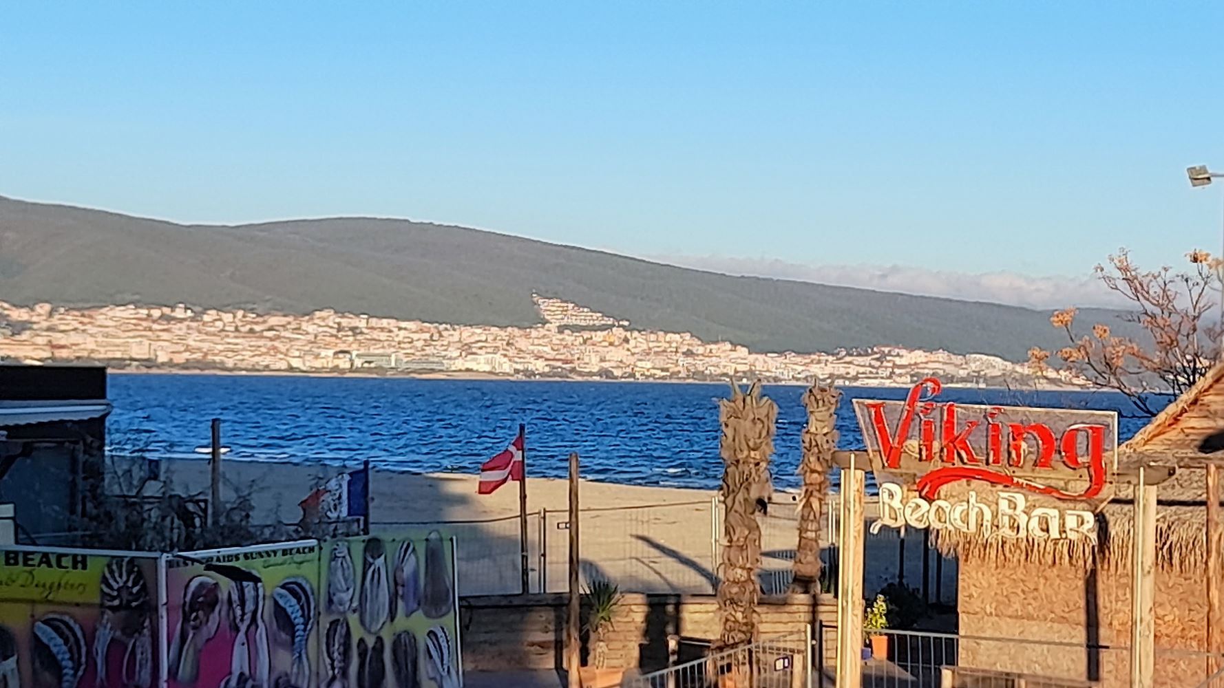 Exklusives Angebot in erster Linie in Sunny Beach – Raum, Luxus und hervorragende Investition mit Meerblick