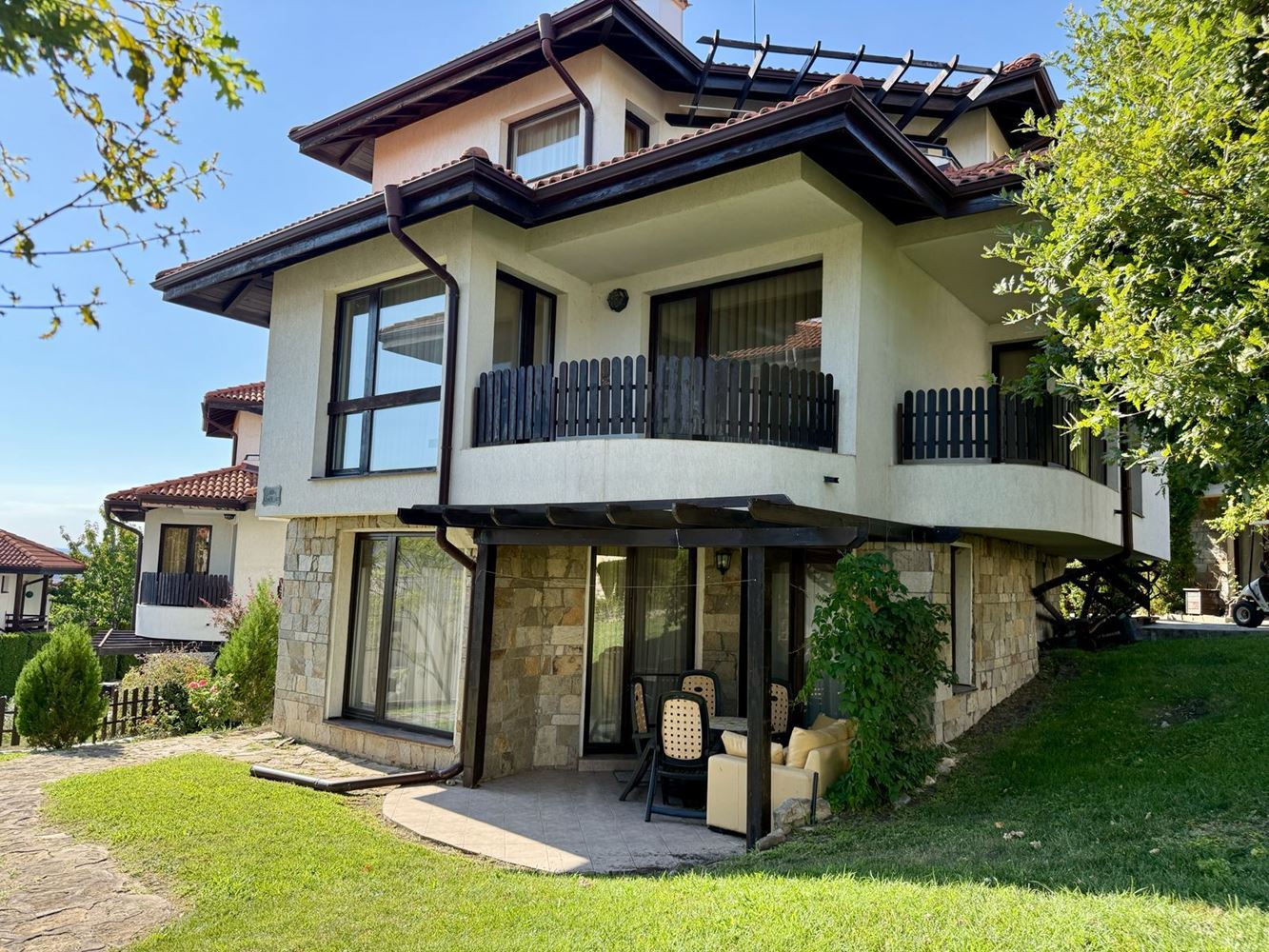 Gemütliche Zweizimmerwohnung mit Garten und hervorragenden Annehmlichkeiten in der Region Sunny Beach