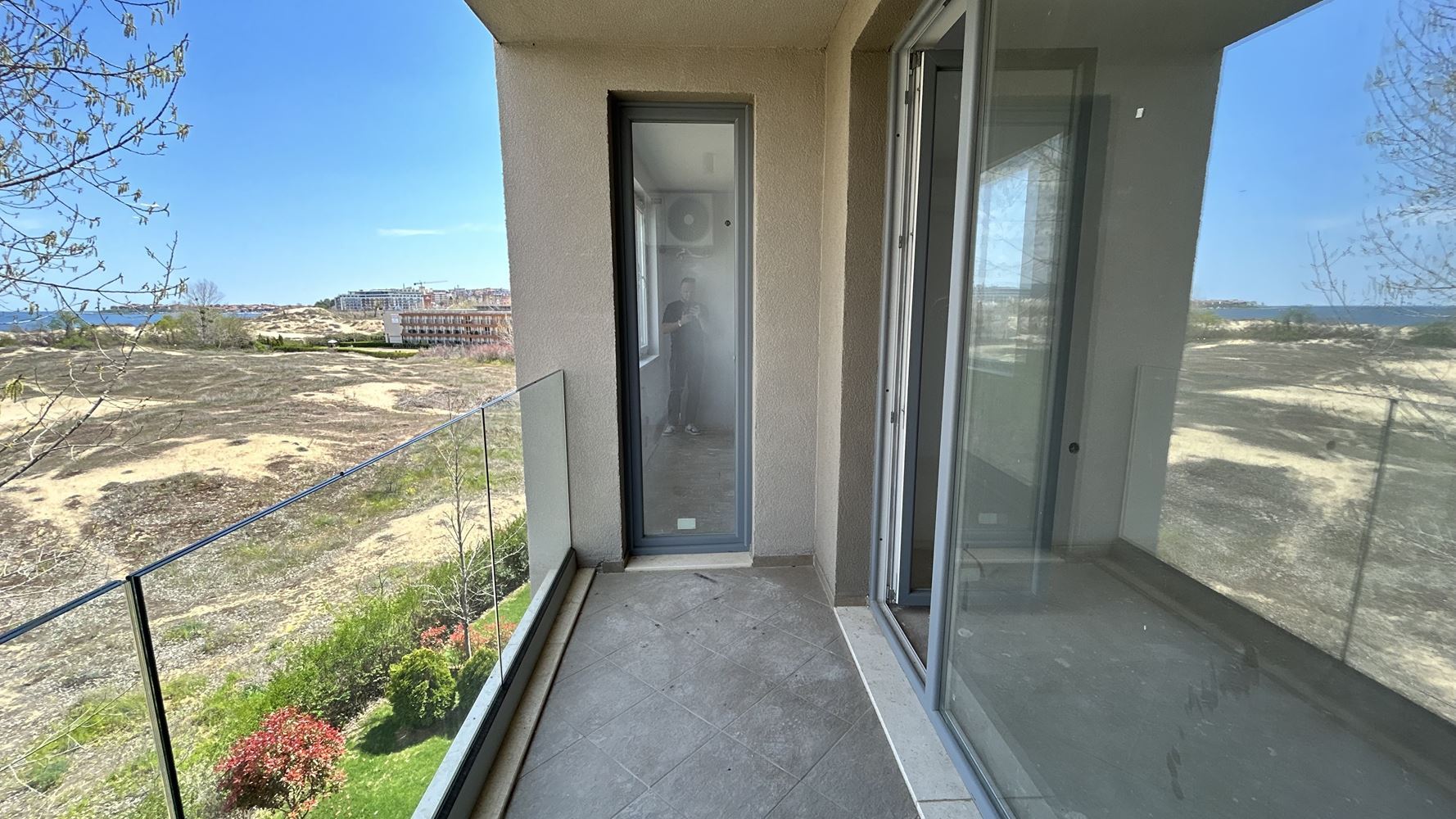 Exklusive 3-Zimmer-Wohnung in erster Meereslinie in Sonnenstrand – Panoramablick auf das Meer und prestigeträchtige Lage