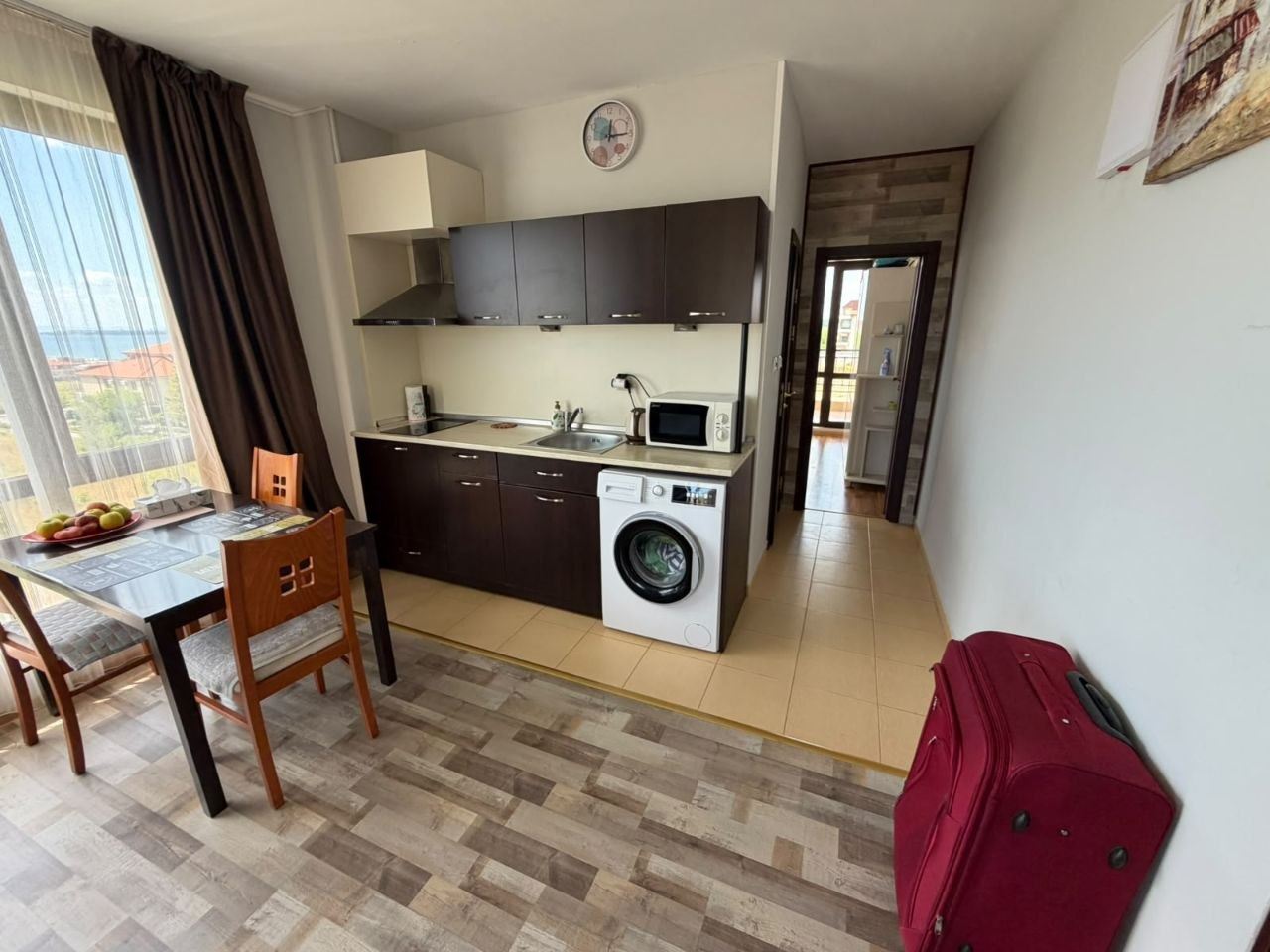 Stilvolle Wohnung mit einem Schlafzimmer und Meerblick in einer prestigeträchtigen Wohnanlage in Sveti Vlas – ideal für Urlaub und Investition