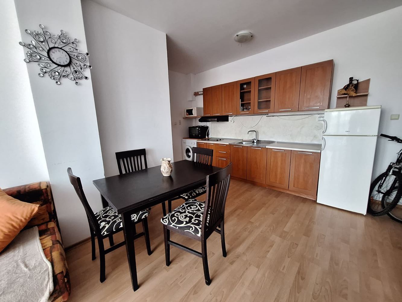 Geräumige Ein-Zimmer-Wohnung in einem luxuriösen Komplex mit Pools und Sporteinrichtungen