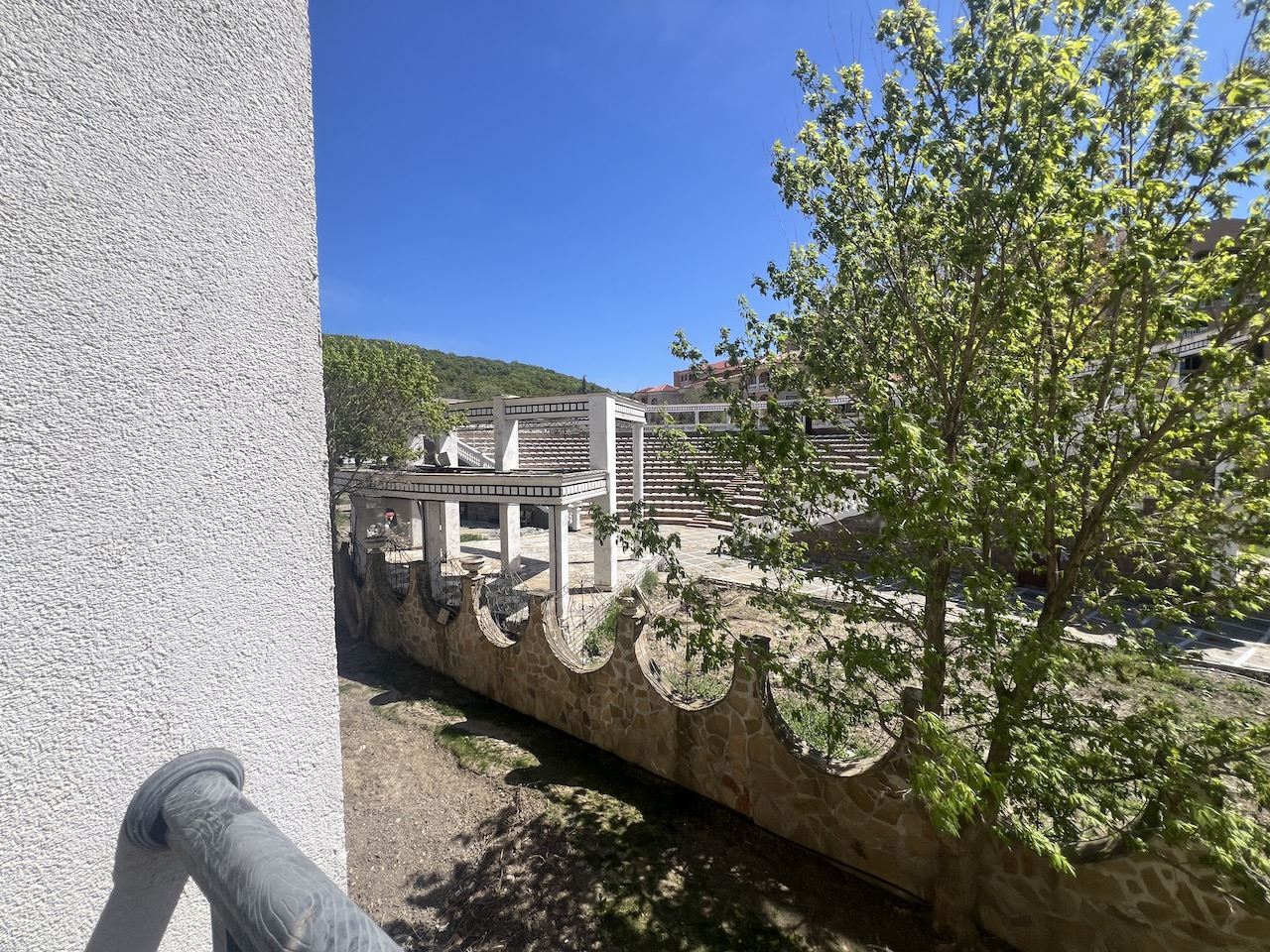 Gemütliches Studio im Herzen von Elenite – nur wenige Minuten vom Strand entfernt, in einer geschlossenen Anlage mit Pool und hervorragenden Annehmlichkeiten