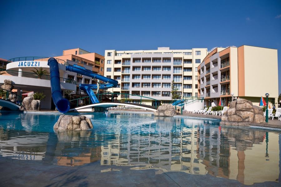 2-Zimmer-Wohnung in Sonnenstrand – Komfort in einer Anlage mit Swimmingpools und Wasserrutschen