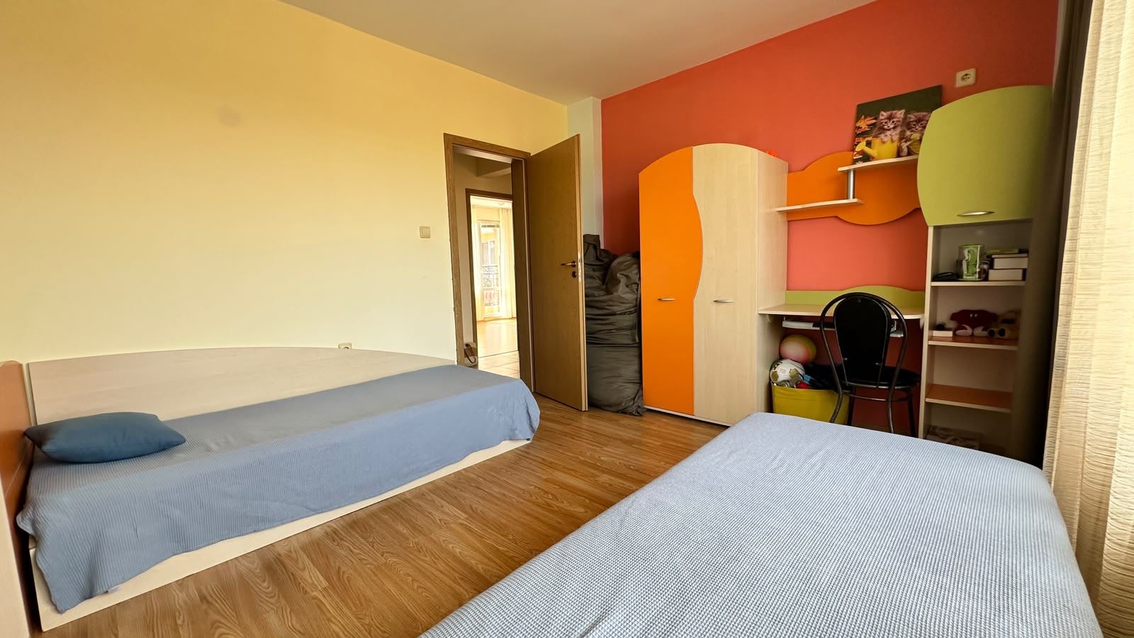 Helle Drei-Zimmer-Wohnung in ruhiger Lage in Nessebar mit niedriger Instandhaltungsgebühr