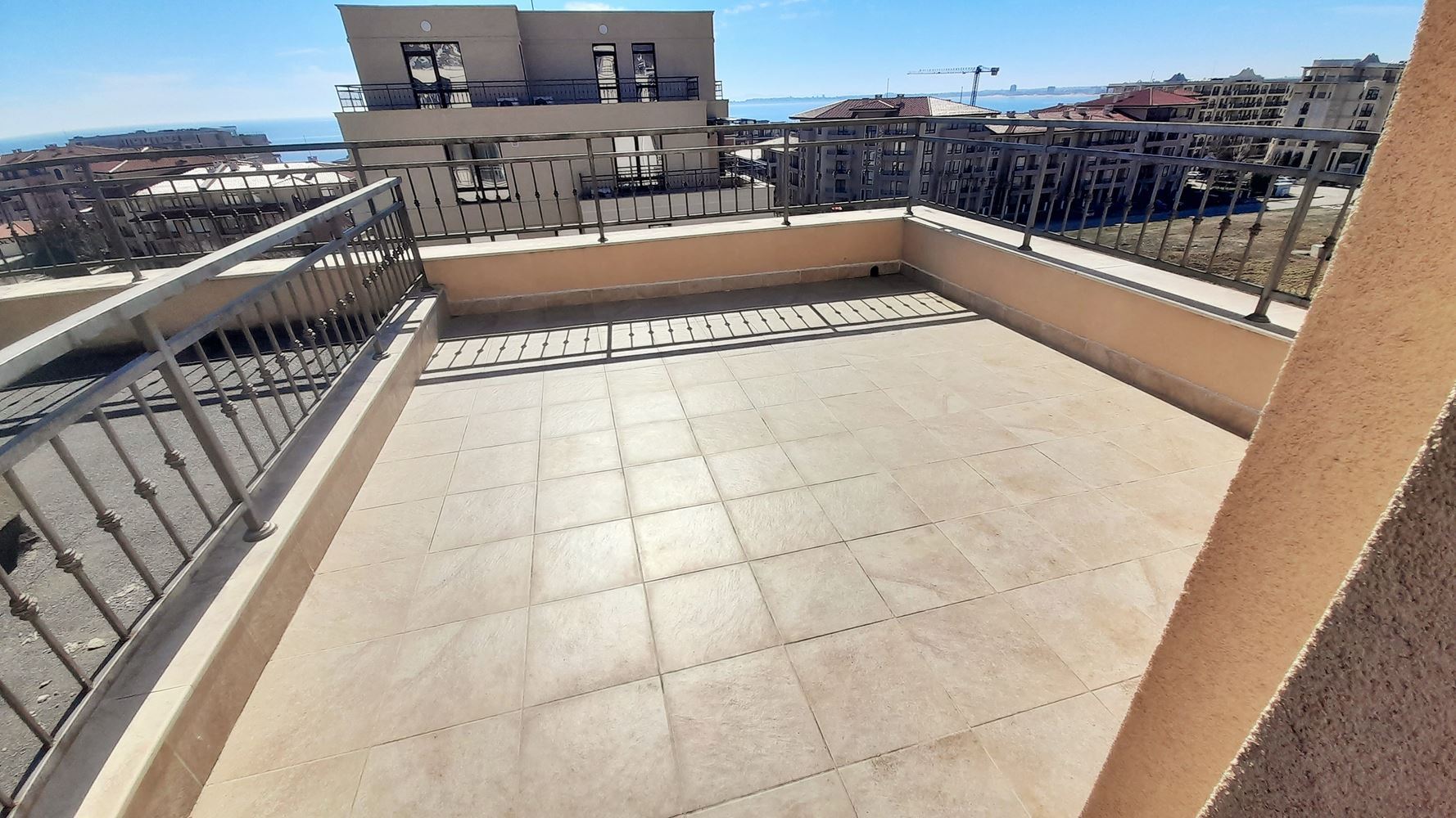 Attraktive Zweizimmerwohnung mit Meer- und Bergblick in Sveti Vlas
