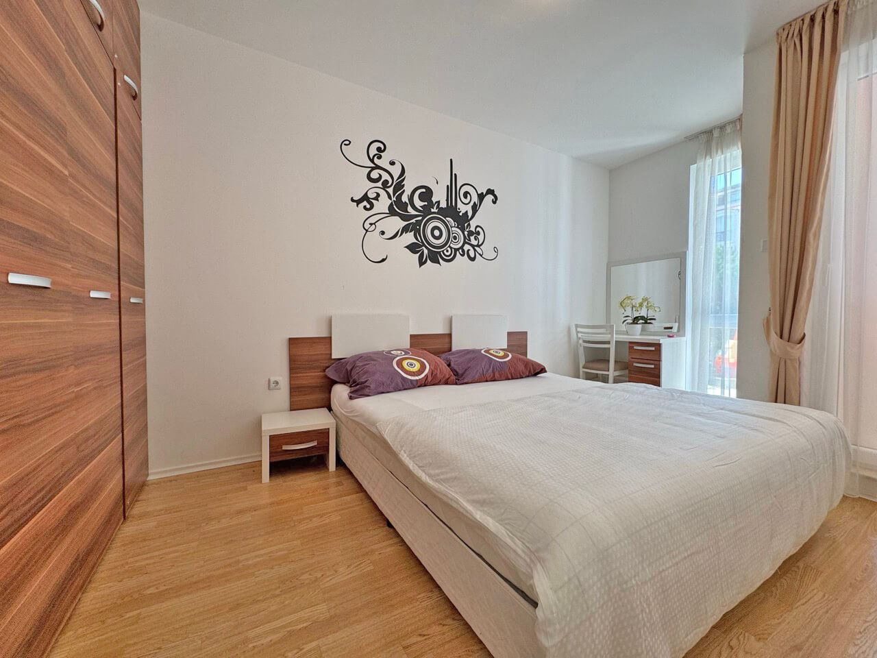 Elegante Zweizimmerwohnung mit Poolblick in einer luxuriösen Anlage in Sonnenstrand
