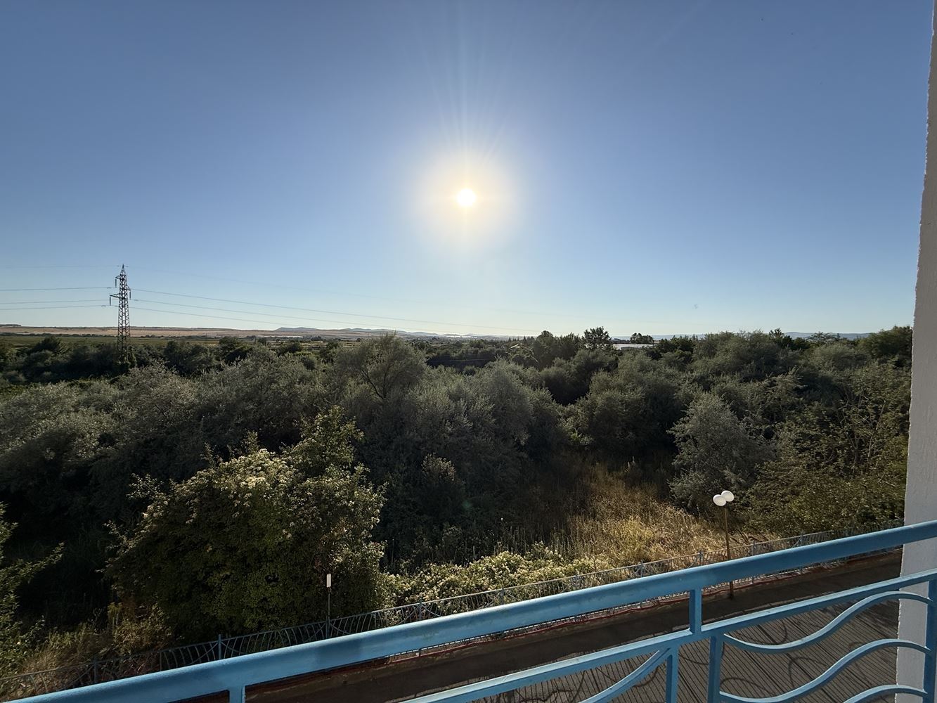 Ein-Zimmer-Wohnung mit Terrasse in Sonnenstrand – Komfort und ganzjährige Sicherheit