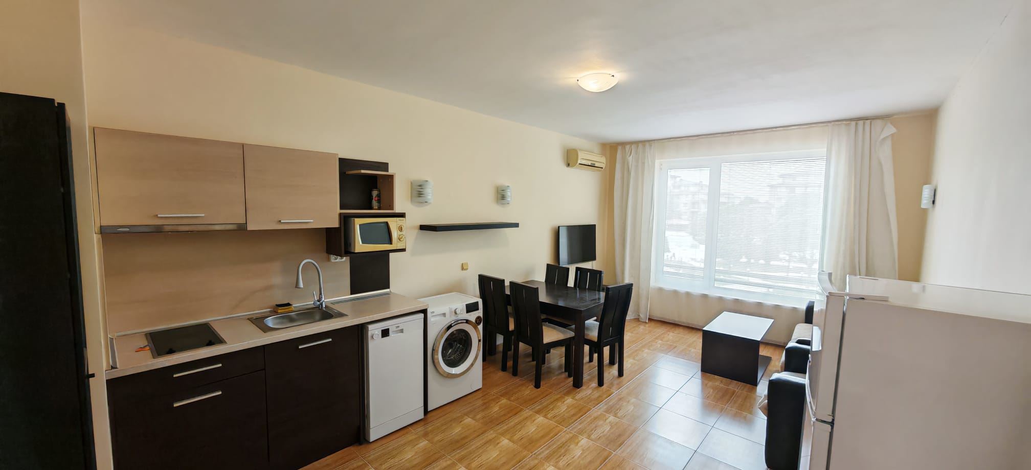 Geräumige 2-Zimmer-Wohnung mit Poolblick in einem luxuriösen Komplex in Sweti Wlas