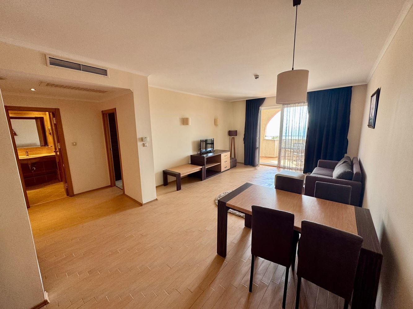 Zweizimmerwohnung in erster Meereslinie mit Panoramablick auf das Meer in Sonnenstrand