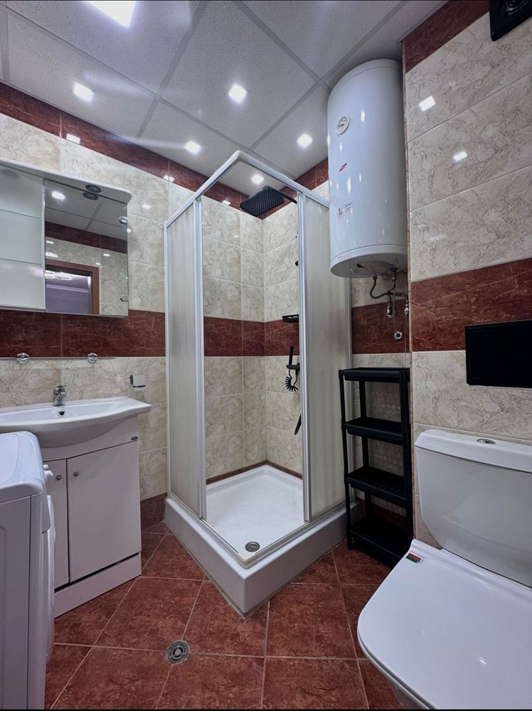 Zwei-Zimmer-Wohnung mit teilweisem Meerblick in Sveti Vlas – möbliert, nach Renovierung, in einer luxuriösen geschlossenen Anlage