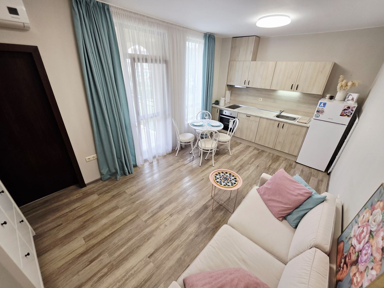 Meerkomfort mit eigenem Garten – 2-Zimmer-Wohnung mit einem Schlafzimmer nur wenige Schritte vom Strand in Sveti Vlas entfernt