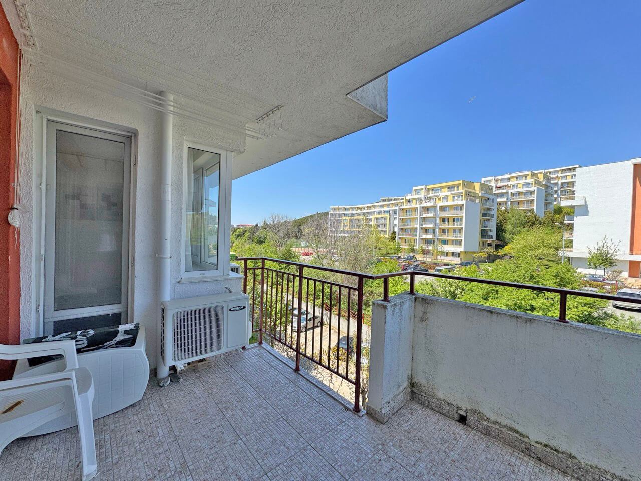 Zwei-Zimmer-Wohnung in einem Luxuskomplex in erster Meereslinie in Sveti Vlas