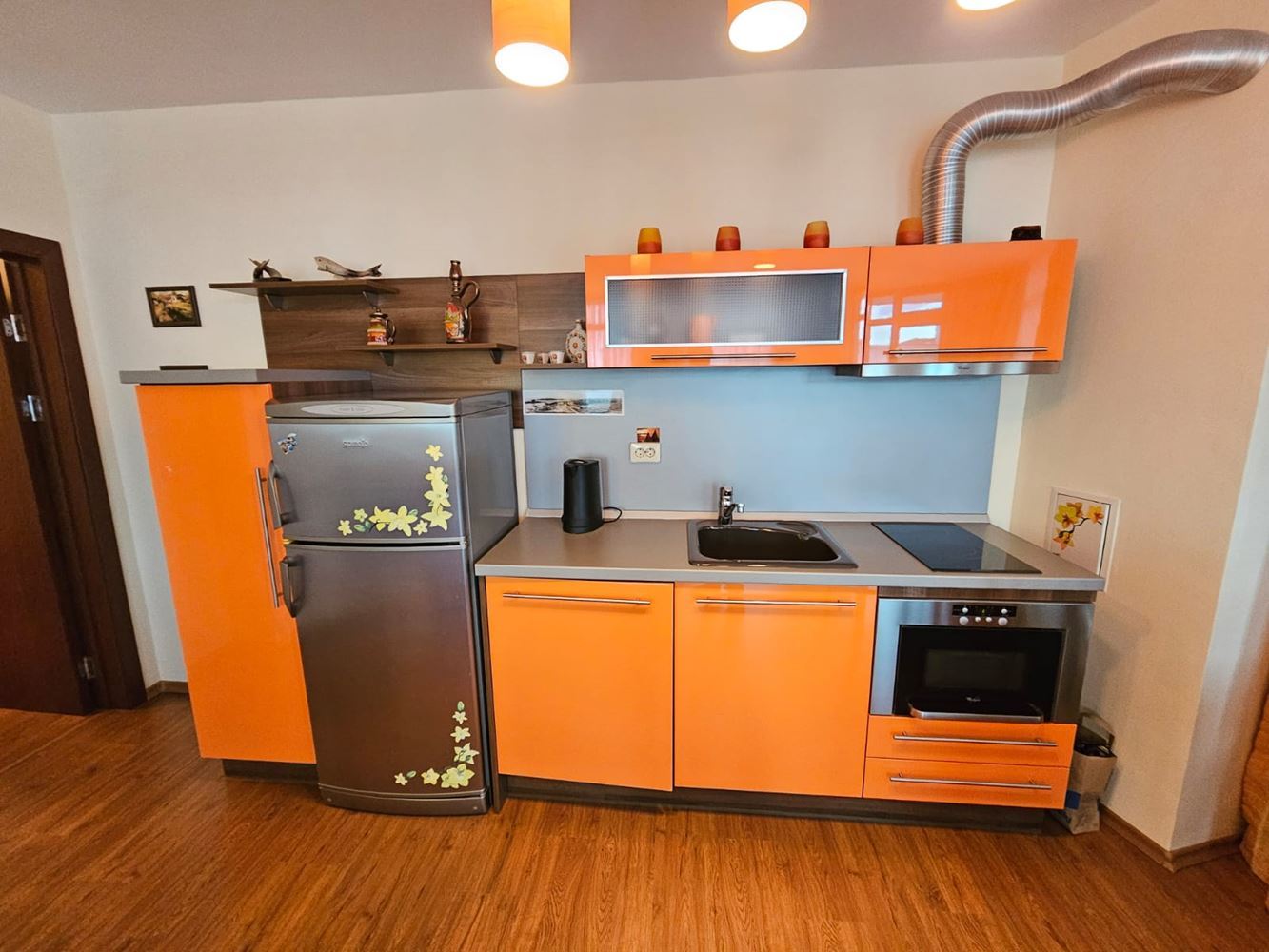 Geräumige Drei-Zimmer-Wohnung in erster Meereslinie in Sozopol mit einzigartiger Panoramaterrasse