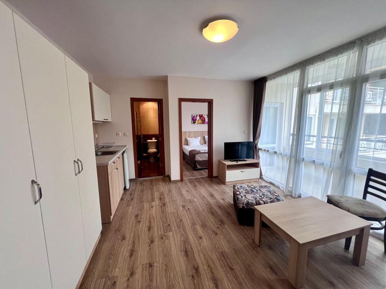 Zwei-Zimmer-Wohnung 300 Meter vom Meer entfernt in Sonnenstrand – ausgezeichnete Investition mit hohem Potenzial