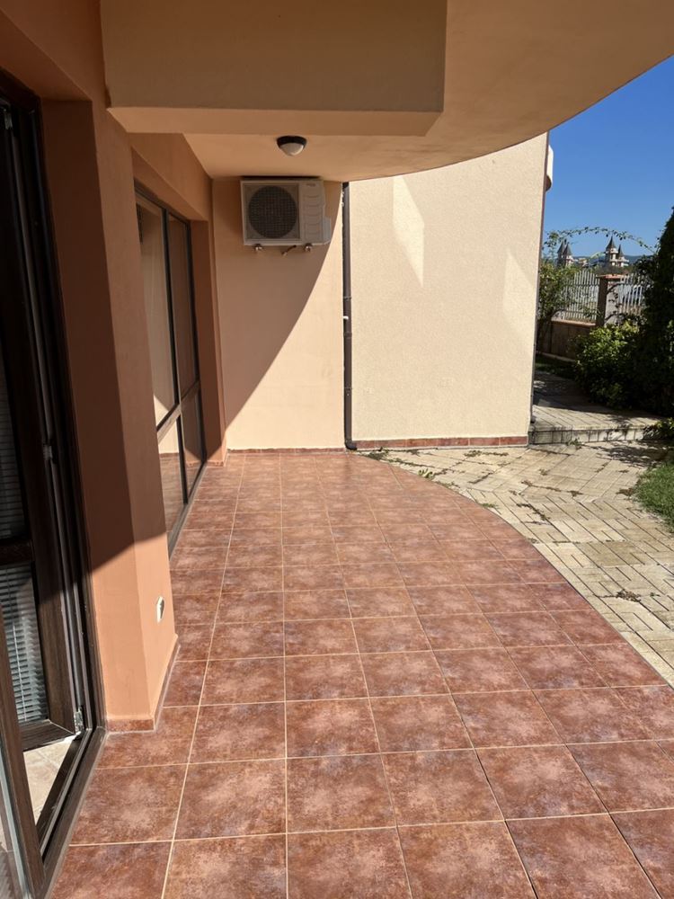 Möblierte Zwei-Schlafzimmer-Wohnung in einer Anlage in Ravda, bezugsfertig