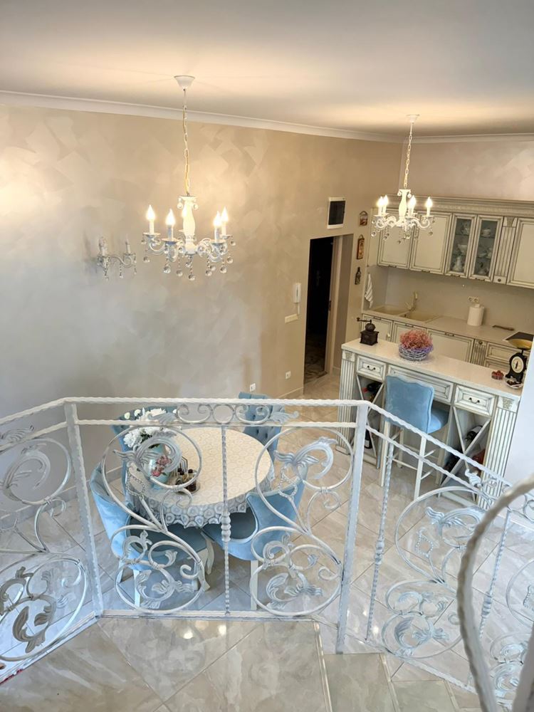 Luxuriöses Maisonette-Apartment mit großzügiger Veranda und Poolblick in Sveti Vlas