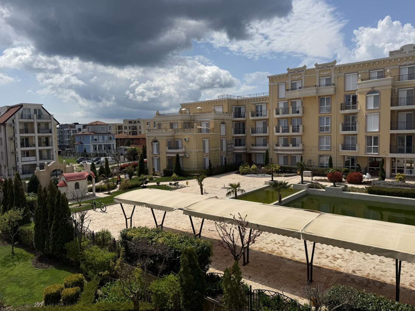 Stilvolle Einzimmerwohnung in einem modernen Komplex in Ravda – ausgezeichnete Investition nahe dem Meer